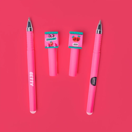 PEN02_PEN-BUDDIES_BETTY_DOS_FC-converti-depuis-jpg.webp
