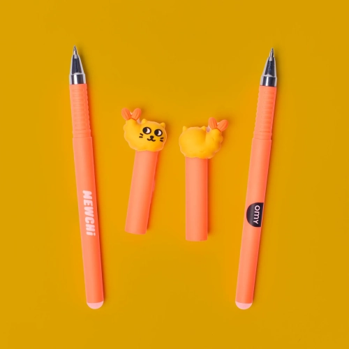 PEN06_PEN-BUDDIES_MEWCHI_DOS_FC-converti-depuis-jpg-2.webp