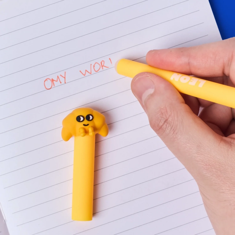 PEN07_PEN-BUDDIES_LEON_GOMME_FC-converti-depuis-jpg.webp